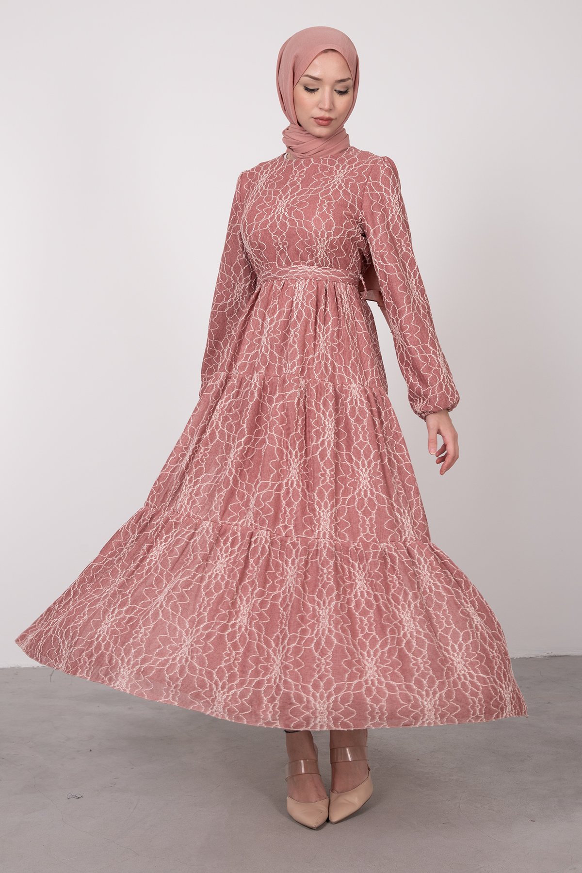Beyaz Motif İşlemeli Kuşaklı Tül Tesettür Elbise Pembe