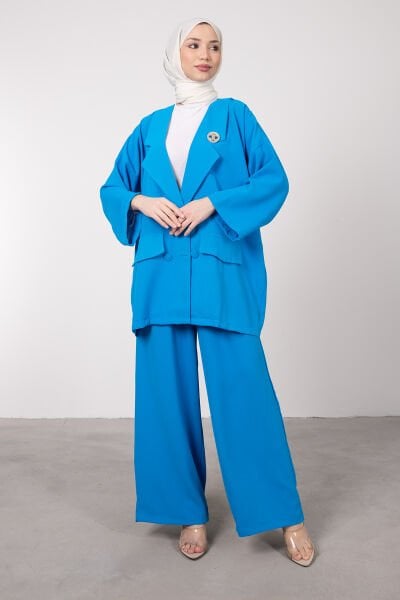 Oversize Kesim Broş Detaylı Tesettür Takım Gök Mavi