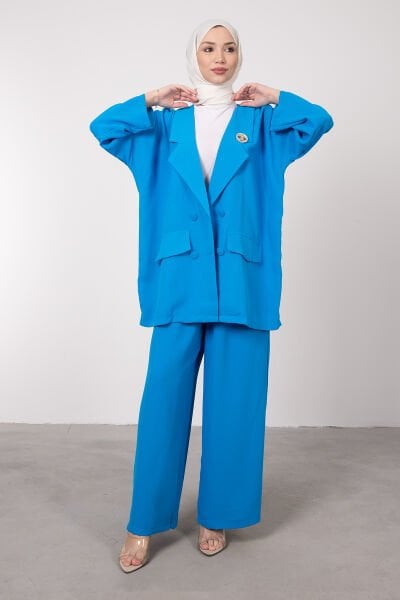 Oversize Kesim Broş Detaylı Tesettür Takım Gök Mavi