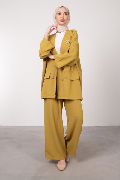 Oversize Kesim Broş Detaylı Tesettür Takım Hardal