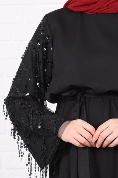 Kolları Püskül Detaylı Tesettür Elbise Siyah
