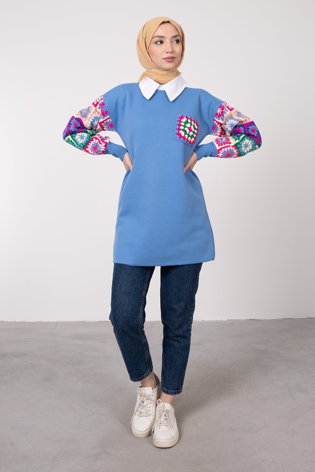 Kolları Etnik Desenli Tesettür Triko Tunik Mavi