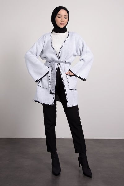 Minimalist Döşemeli Desenli Tesettür Triko Kimono Açık Gri