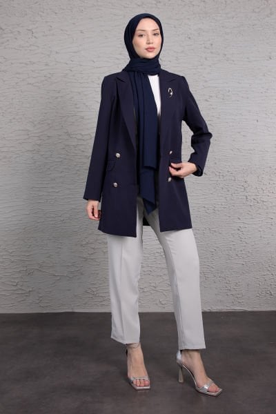 Platin Düğmeli Broş Detaylı Tesettür Blazer Ceket Lacivert