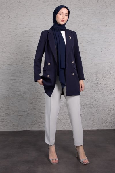 Platin Düğmeli Broş Detaylı Tesettür Blazer Ceket Lacivert
