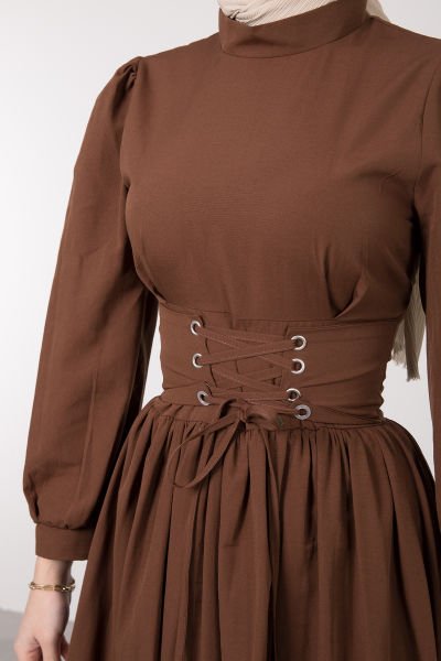 Beli Çapraz Bağcıklı Vintage Tesettür Elbise Kahverengi