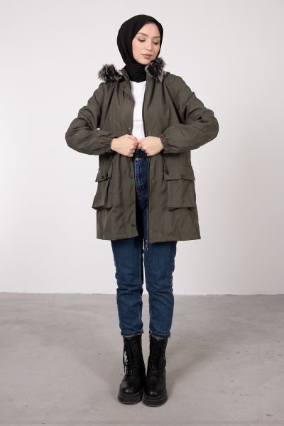 Kareli Cepli Kürklü Şapkalı Midi Boy Tesettür Parka Haki