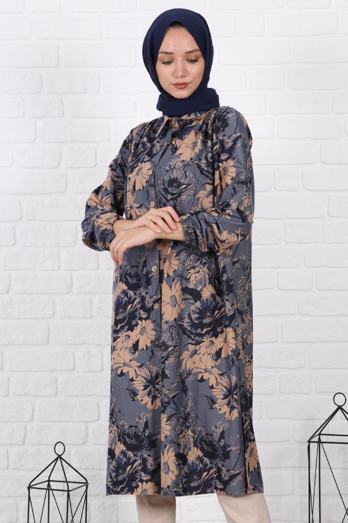Çiçek Desenli Kolları Büzgülü Tesettür Tunik Lacivert