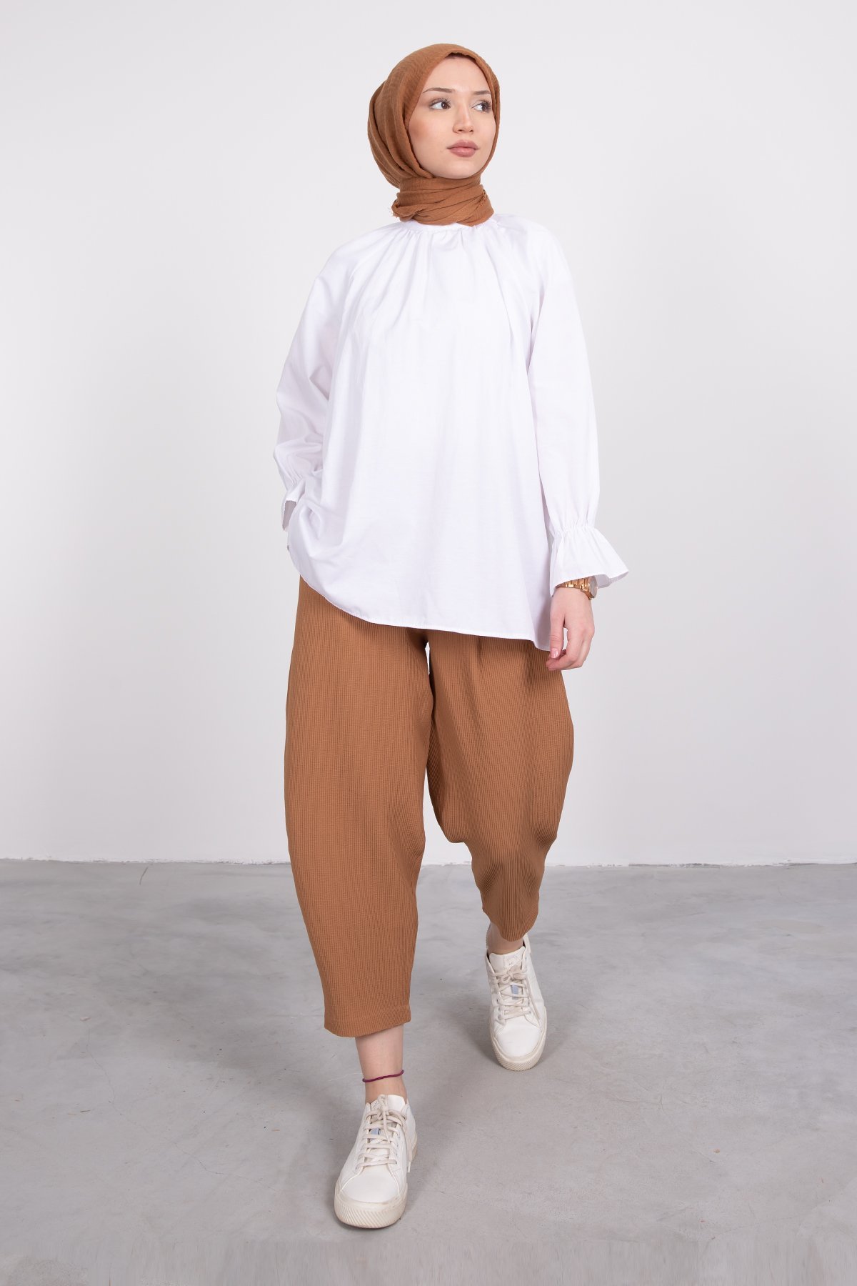 Beli Bağcıklı Bol Kesim Tesettür Pantolon Sütlü Kahve