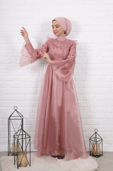 Kolları Fırfırlı Organze Tesettür Elbise Pudra