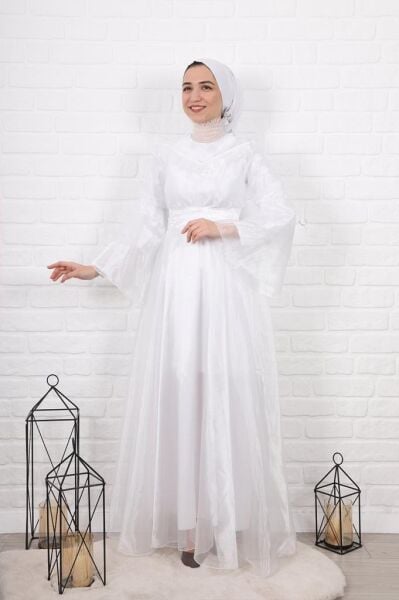 Kolları Fırfırlı Organze Tesettür Elbise Beyaz