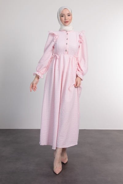 Dikey Çizgili Fırfırlı Tesettür Elbise Pembe