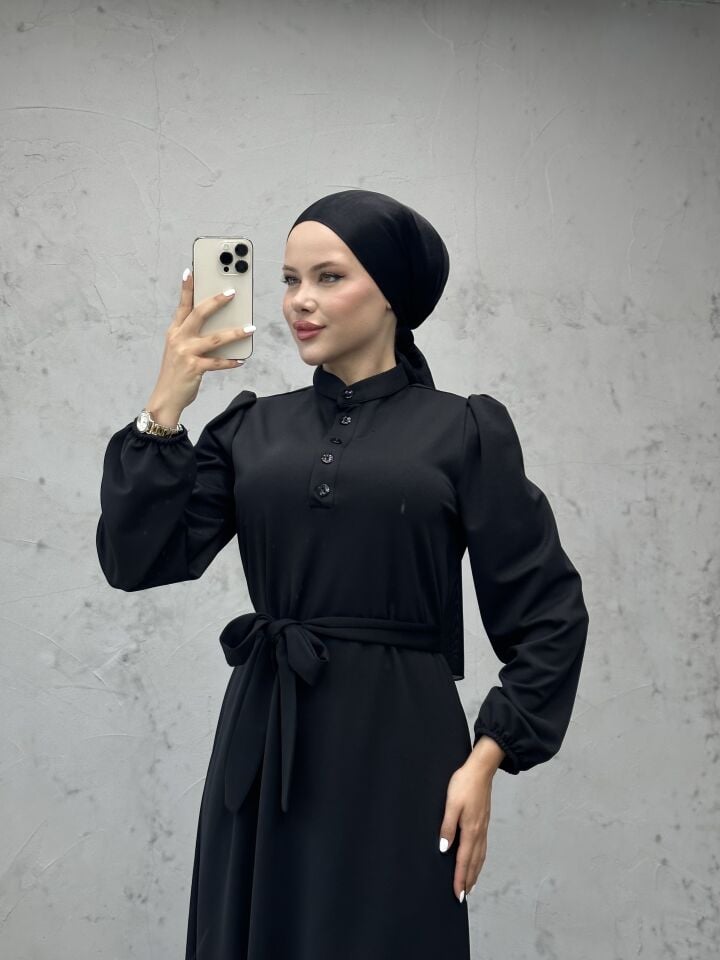 Düğmeli Kuşaklı Tesettür Elbise Siyah