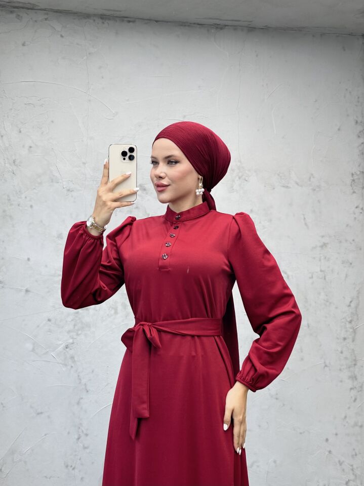 Düğmeli Kuşaklı Tesettür Elbise Bordo