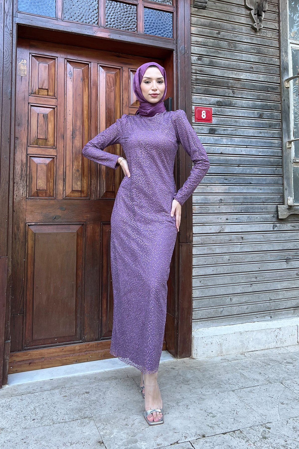 Oval Damlacık Desenli Simli İşlemeli Tesettür Abiye Lila