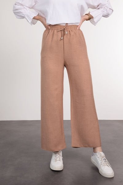 Beli Bağcıklı Geniş Rahat Kesim Tesettür Pantolon Vizon