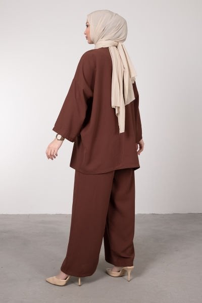Oversize Kesim Broş Detaylı Tesettür Takım Kahverengi