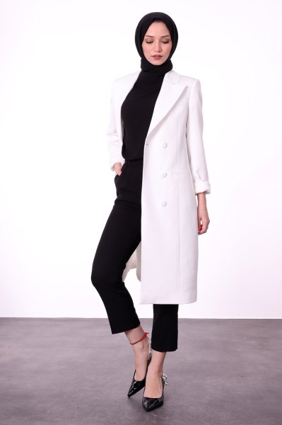 Düğme Detaylı Uzun Blazer Ceket Beyaz
