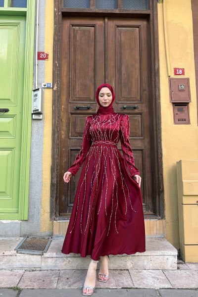 Simli Akışkan Dalgalı Saten Tesettür Abiye Bordo