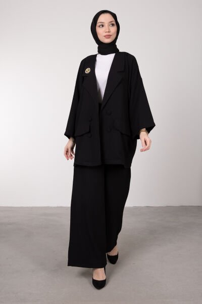 Oversize Kesim Broş Detaylı Tesettür Takım Siyah