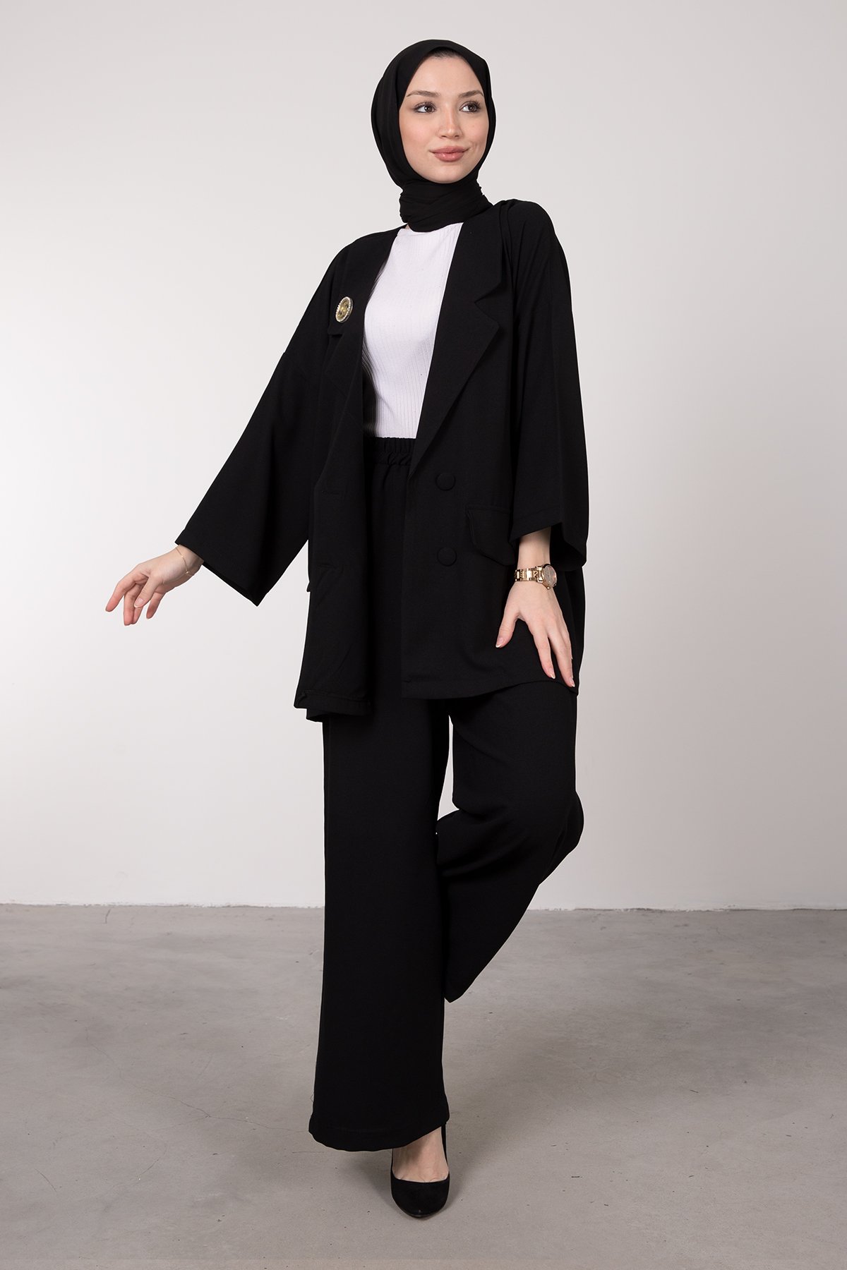 Oversize Kesim Broş Detaylı Tesettür Takım Siyah