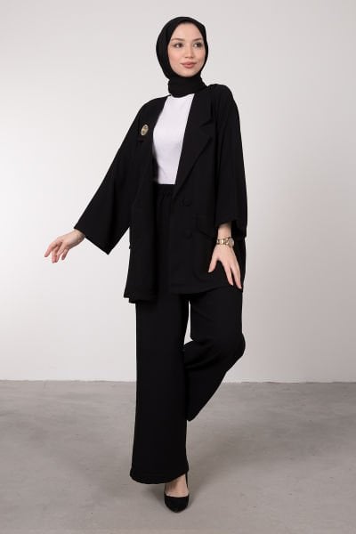 Oversize Kesim Broş Detaylı Tesettür Takım Siyah