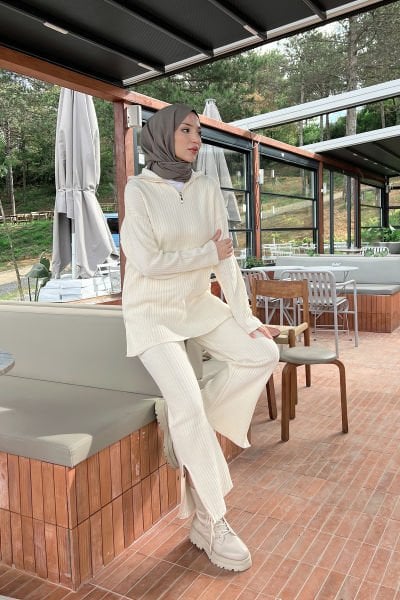 Tunik ve Pantolon Fermuar Detaylı Triko Tesettür Takım Krem
