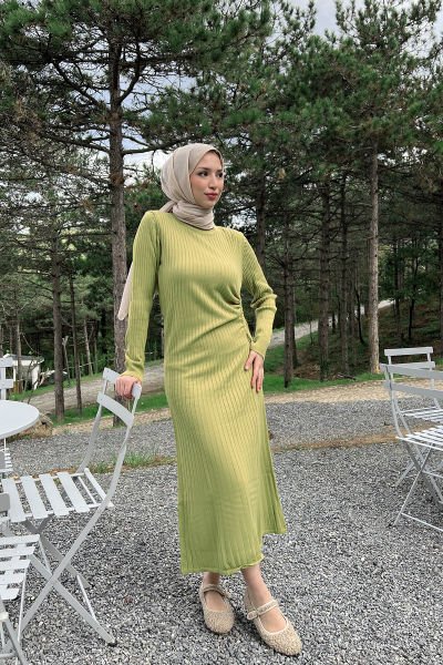 Çizgili Kumaş Belden Büzgülü Tesettür Triko Elbise Sarı