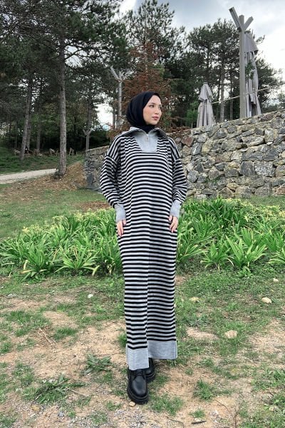 Yatay Çizgili Fermuarlı Tesettür Triko Elbise Gri