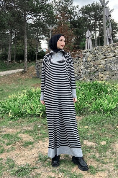 Yatay Çizgili Fermuarlı Tesettür Triko Elbise Gri
