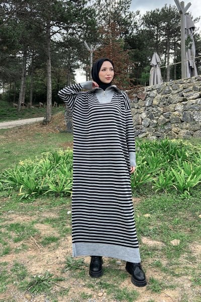 Yatay Çizgili Fermuarlı Tesettür Triko Elbise Gri