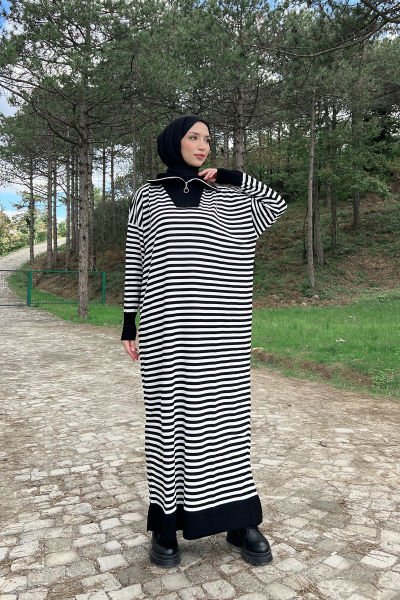 Yatay Çizgili Fermuarlı Tesettür Triko Elbise Siyah
