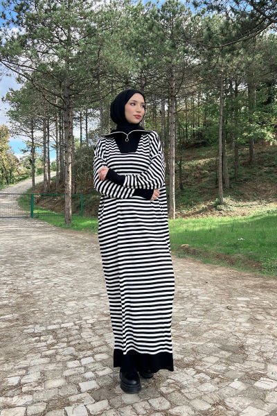 Yatay Çizgili Fermuarlı Tesettür Triko Elbise Siyah