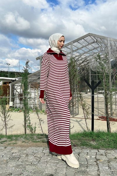 Yatay Çizgili Fermuarlı Tesettür Triko Elbise Bordo