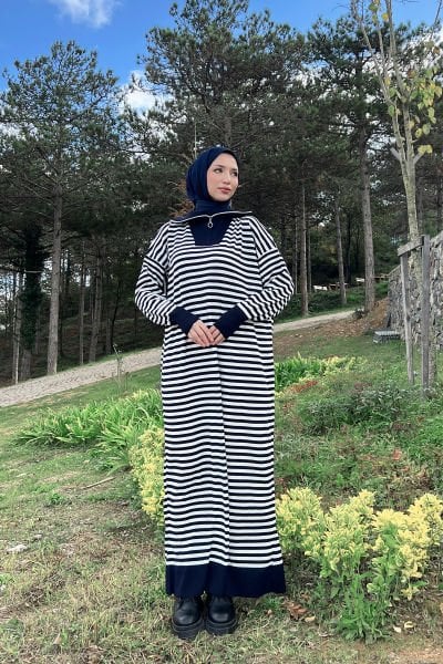 Yatay Çizgili Fermuarlı Tesettür Triko Elbise Lacivert