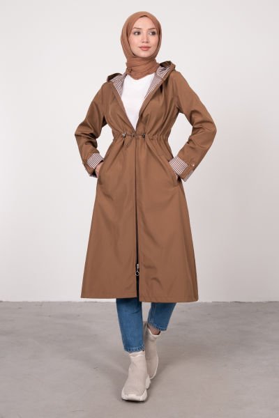 Beli Ayarlanabilir İçi Çizgili Tesettür Trenç Camel
