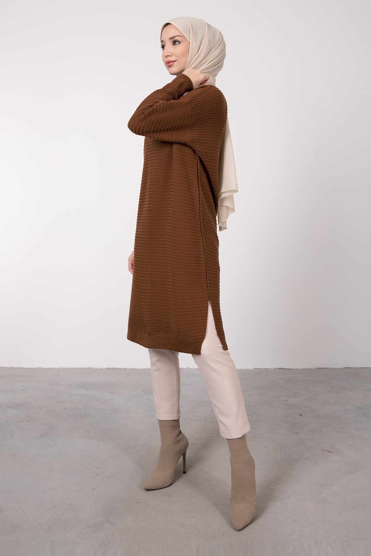 Şeritli Dokulu Oversize Kesim Tesettür Tunik Camel