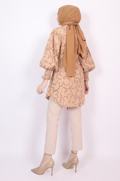 Lazer Kesim İşlemeli Tesettür Tunik Camel
