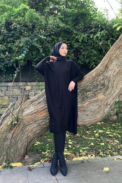 Oversize Kesim Rahat Kalıp Tesettür Triko Tunik Siyah