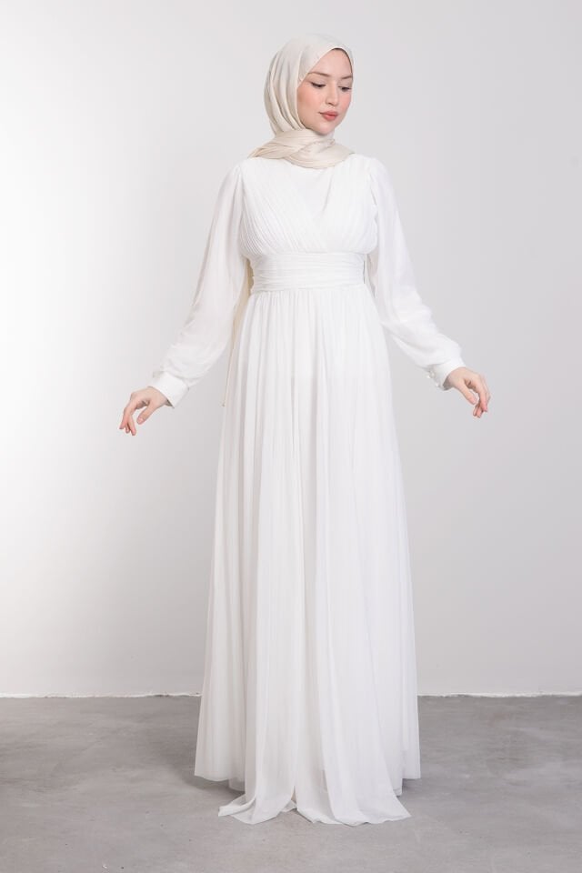 Minimalist Sıralı Piliseli Tesettür Abiye Beyaz