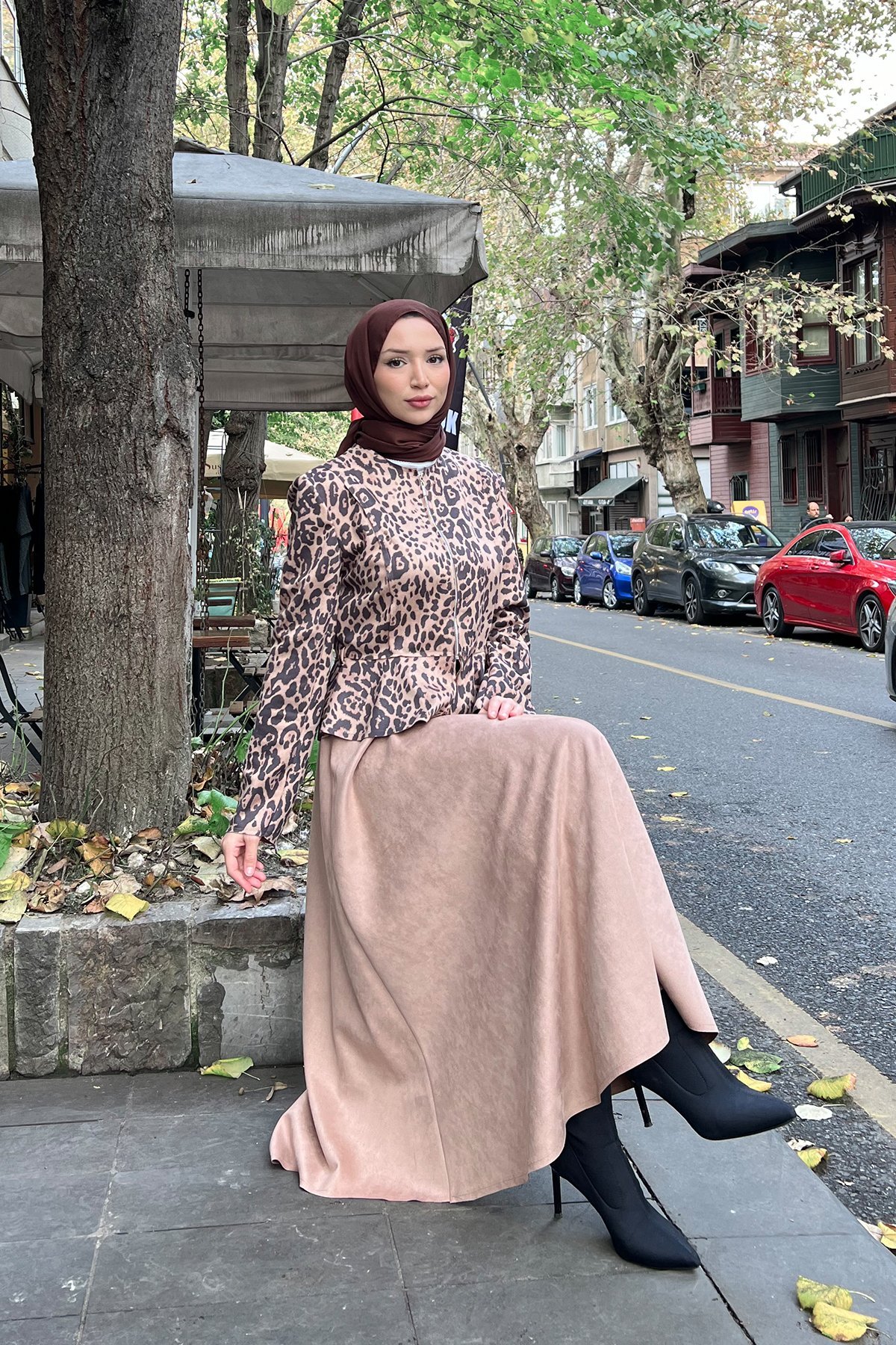 Leopar Desenli Süet Etekli Tesettür Takım Vizon