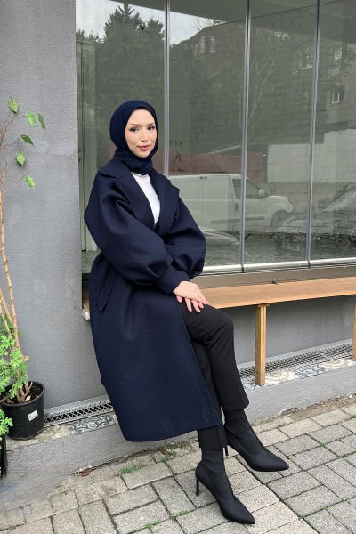 Kolları Balon Kesim Rahat Kalıp Tesettür Kaşe Kaban Lacivert
