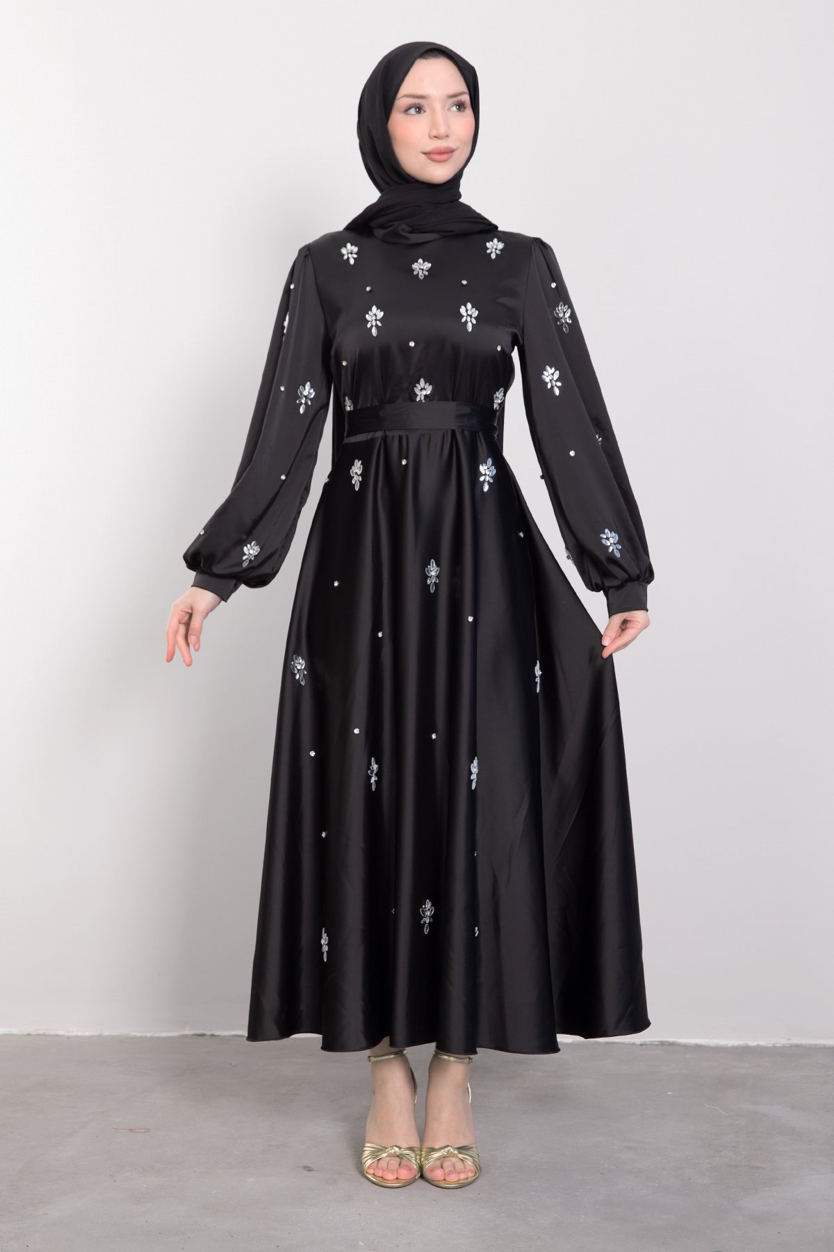 Kristal Etnik Motif İşlemeli Saten Tesettür Abiye Siyah
